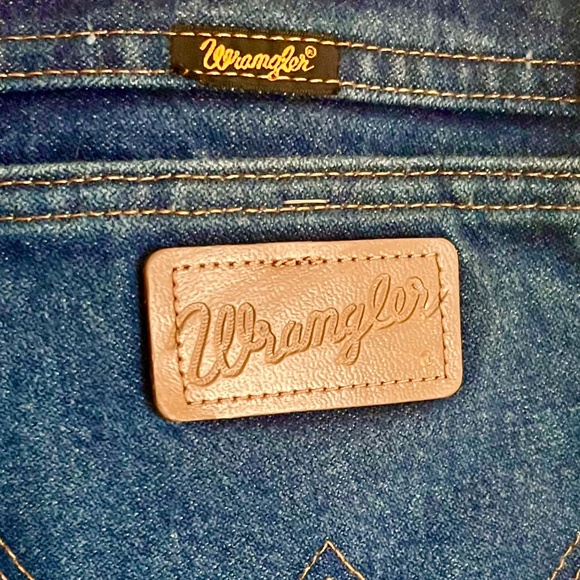Wrangler Jeans Mid Weight   Great Used Condition Mens Size 42 x 30 - Picture 8 of 9